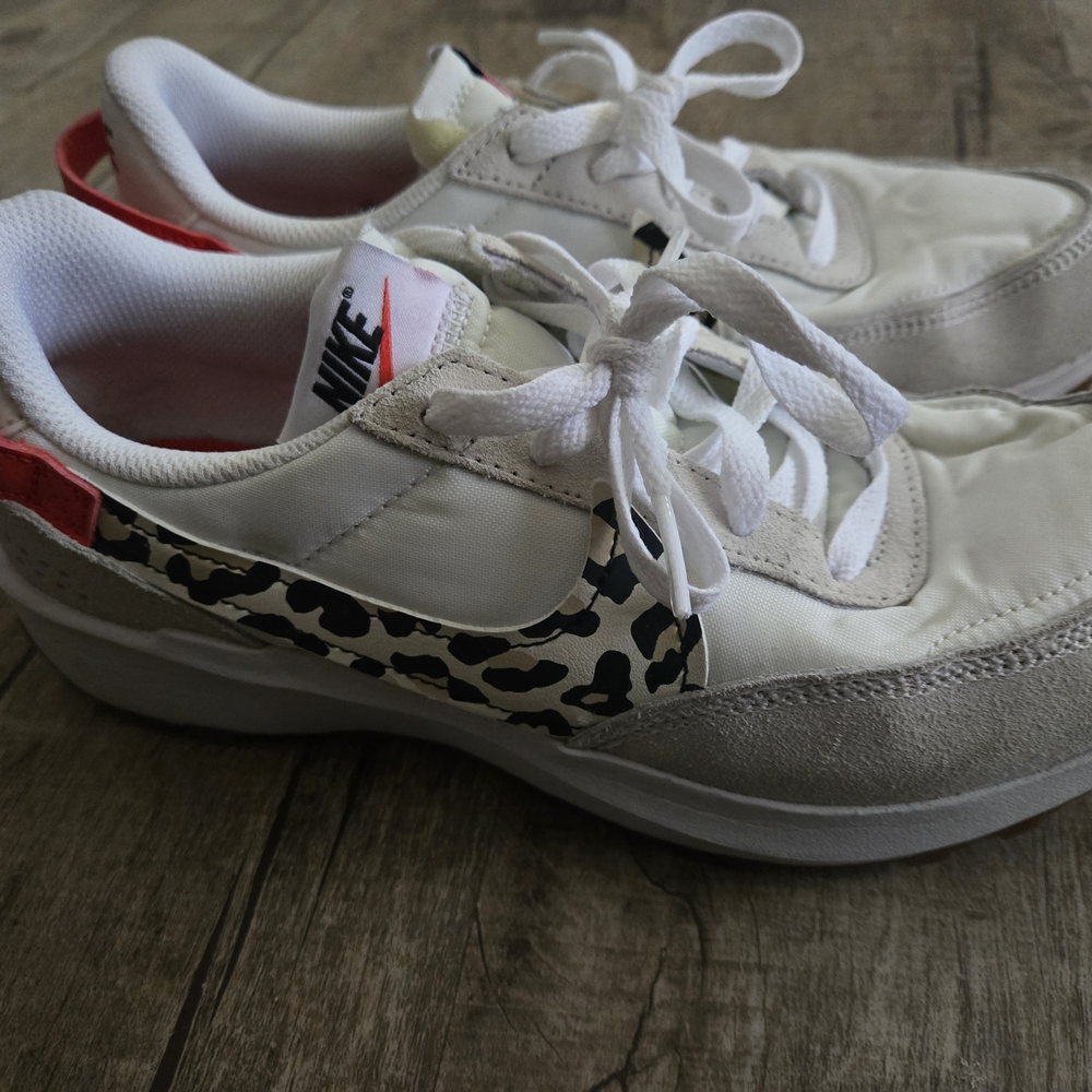 Nike Waffle Debut Women's Shoes